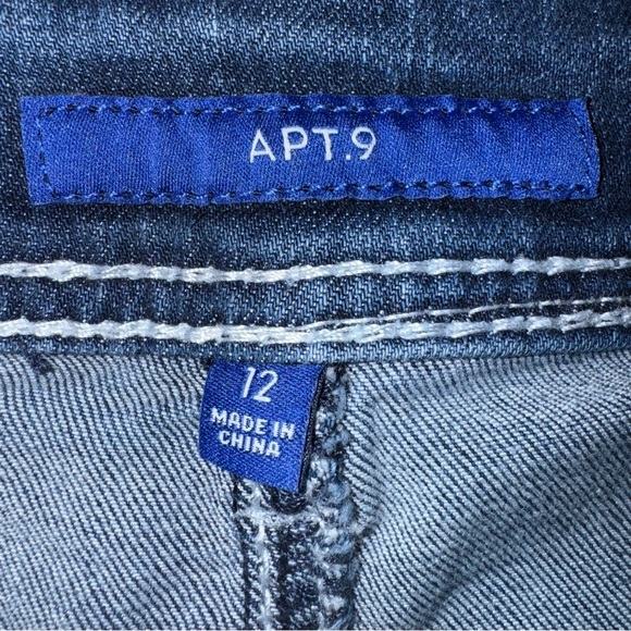 Apt 9 Women’s Jeans 30X31 Blue Bootcut Midrise Rhinestones Cross Pocket Stretch - Picture 8 of 9